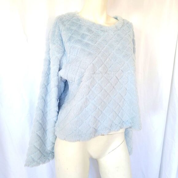 Almost famous faux fur blue sweatshirt Top Size L - Picture 1 of 11